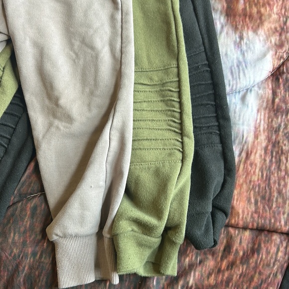 2T joggers boys (3) - Picture 2 of 2